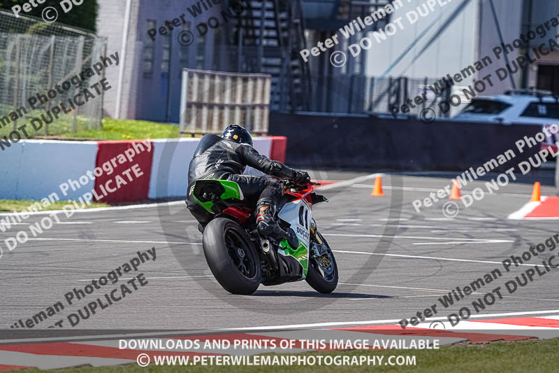 donington no limits trackday;donington park photographs;donington trackday photographs;no limits trackdays;peter wileman photography;trackday digital images;trackday photos